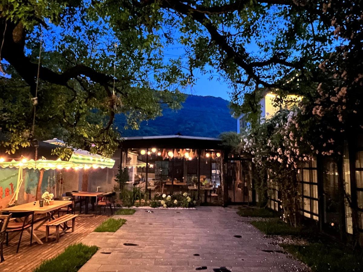 Encounter Garden Great Wall Holiday Guesthouse Peking  Buitenkant foto